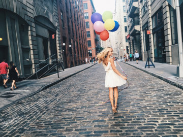 Candidatos al regalo ideal para mujer: jeans y vestidos