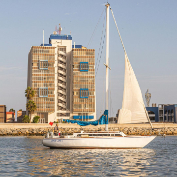 What to do at night in Callao, Peru? 