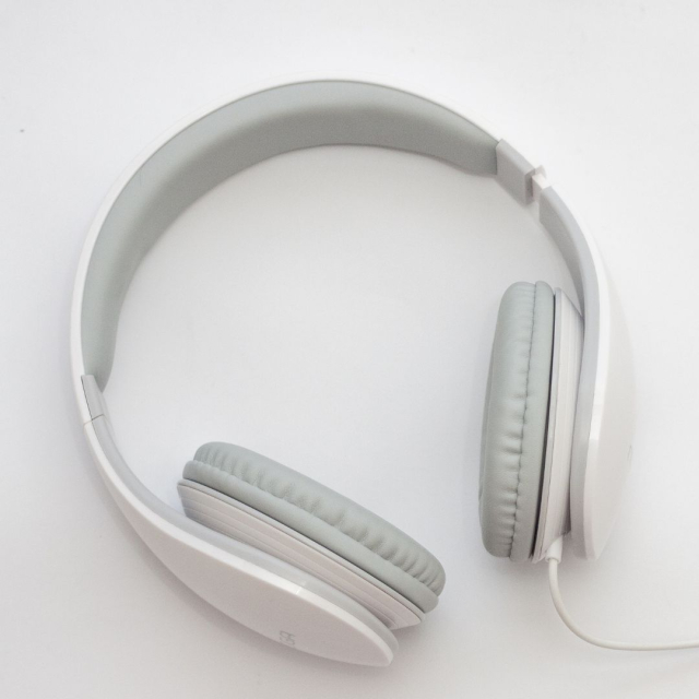 What is white noise and how does it work? 