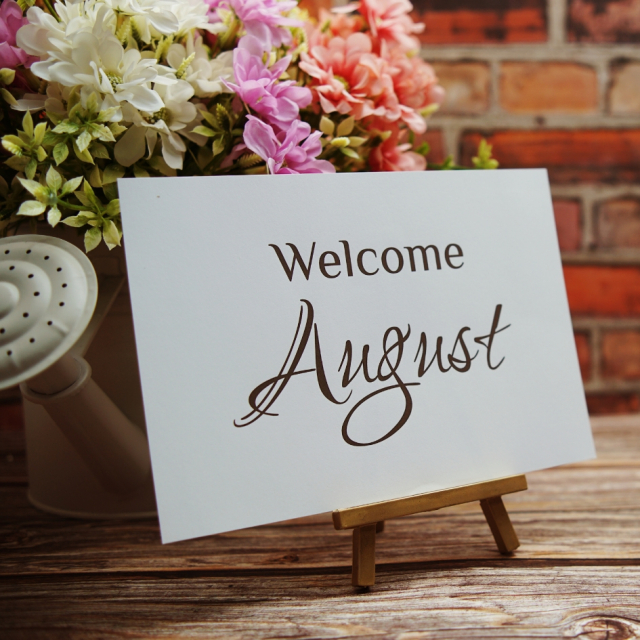 Calendario de agosto 2025 en Perú