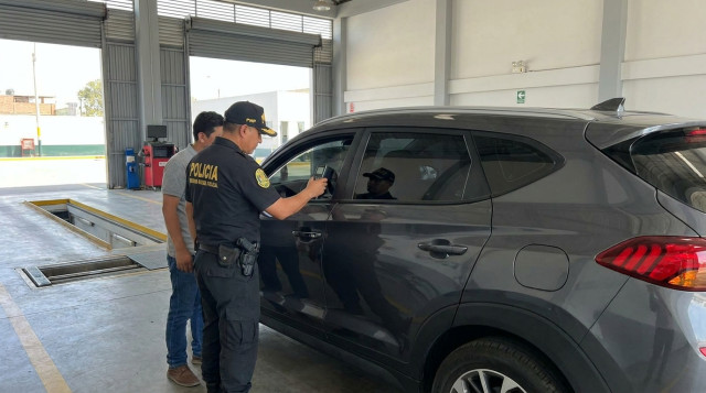 Cómo solicitar el permiso de lunas oscurecidas en Perú requisitos y pasos para obtener la autorización de la PNP