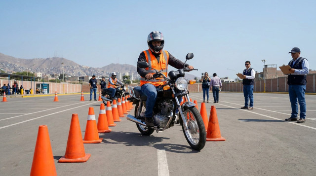 Cómo obtener la licencia de conducir para motos en Perú requisitos trámites y consejos para aprobar el examen