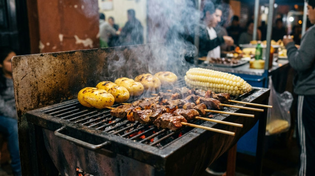 Cómo preparar anticuchos de corazón peruanos receta tradicional y secretos para el aderezo de carretilla