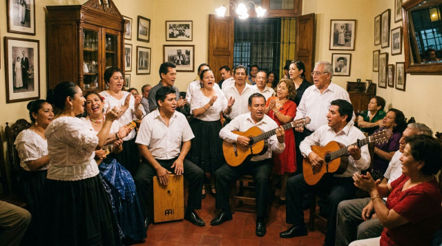 Una jarana criolla tradicional en una peña con músicos tocando cajón y guitarra rodeados de personas celebrando el Día de la Canción Criolla